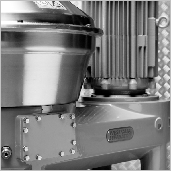 Self-cleaning Disc stack Centrifuge